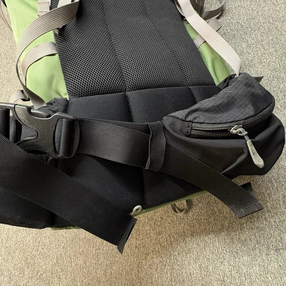 Vintage GoLite QUEST Hiking Backpack 50L Ultralight Green Hiking Internal Frame